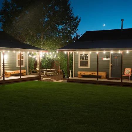 Pinedale Cozy Cabins